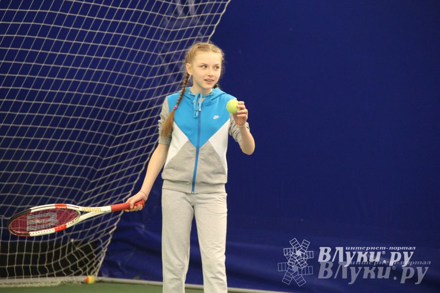 В Великих Луках прошло Первенство по большому теннису (фото)
