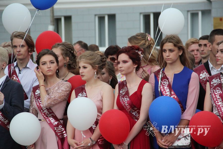 Великолукской «Бригантине» пришлось поплавать под дождём (ФОТО)