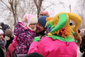 Широко отметили Масленицу в Великих Луках (ФОТО)