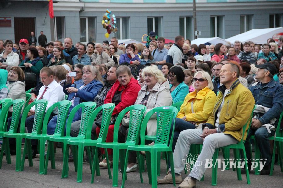 День города: концерт, аэростаты и салют (ФОТО)