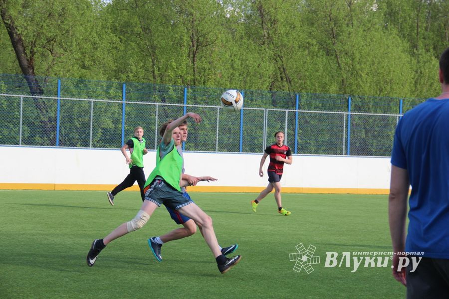 В Великих Луках прошёл Чемпионат по дворовому футболу (ФОТО)