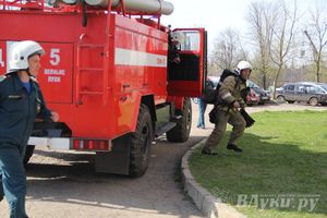 В Великих Луках прошли соревнования пожарных расчетов