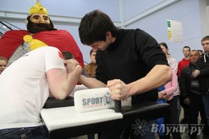 В ТЦ «Апельсин» прошла весенняя ночь распродаж