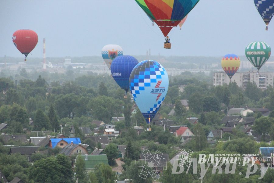 Открытие 18-й Международной встречи воздухоплавателей в Великих Луках