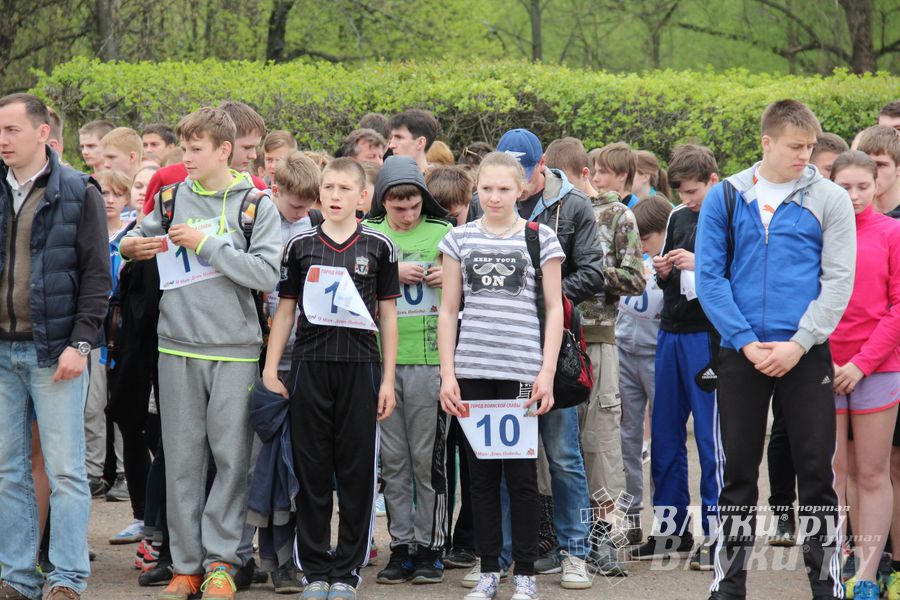 В Великих Луках прошла весенняя городская эстафета (фото)