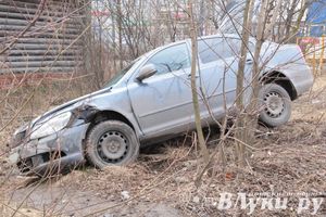 ​ДТП на перекрёстке улиц Дьяконова и 3-ей Ударной армии (ФОТО)