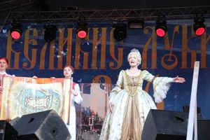 Людмила Чурсина и Пелагея поздравили Великие Луки с 850-летием (ФОТО)