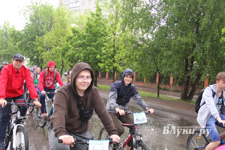 Зигзаг здоровья выполнили великолукские велосипедисты (ФОТО)