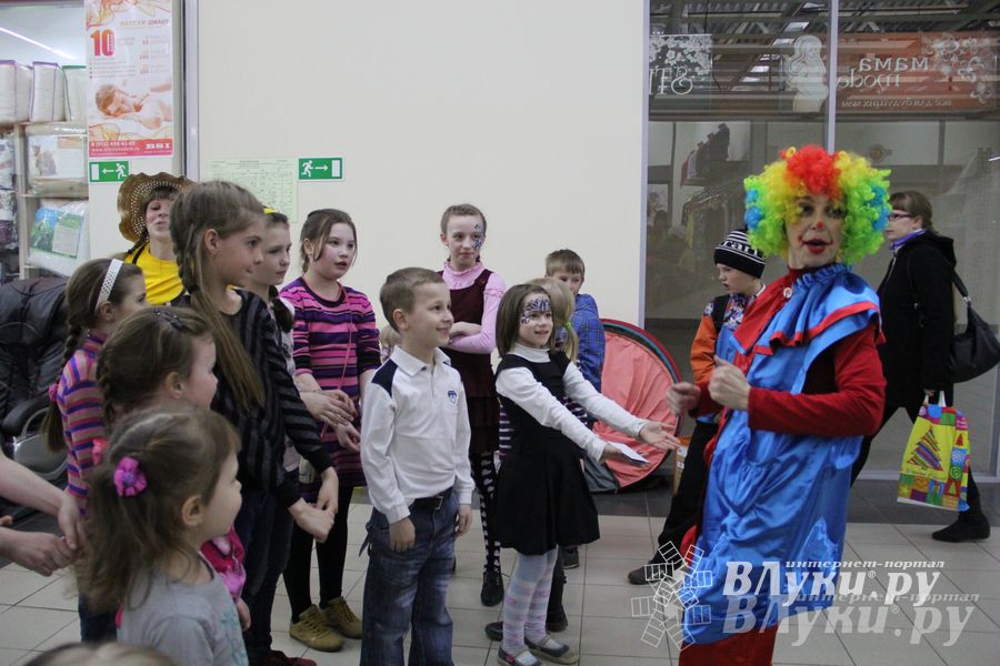 В ТЦ «Апельсин» прошла весенняя ночь распродаж