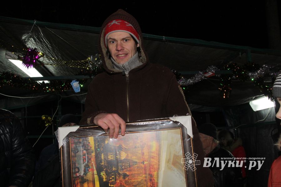 Великие Луки к встрече Нового года готовы (ФОТО)