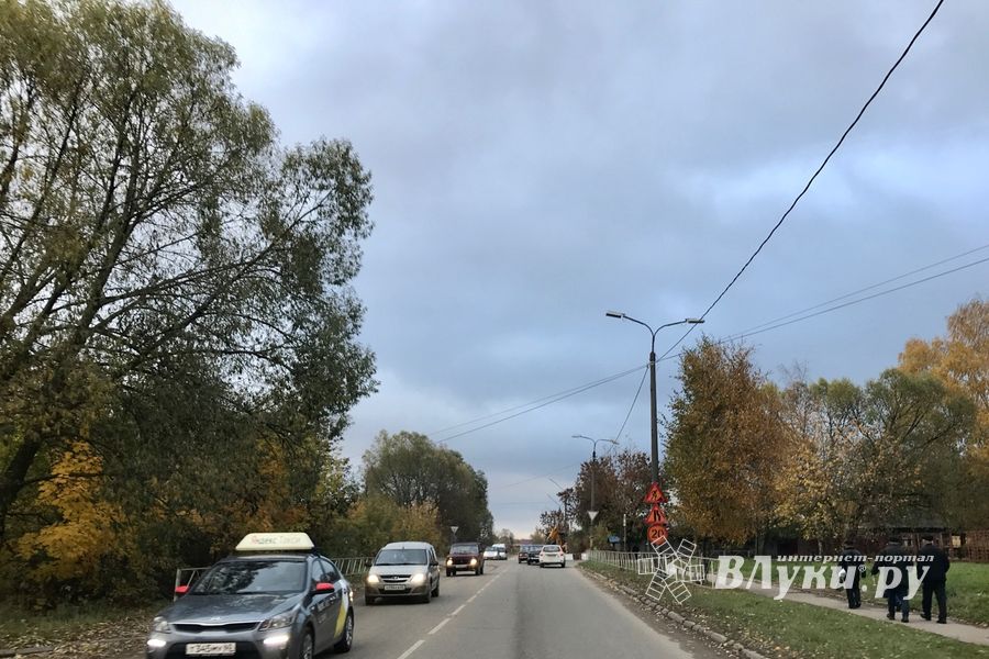 Перекрёсток улиц Дружбы и Глинки частично закрыт (ФОТО)