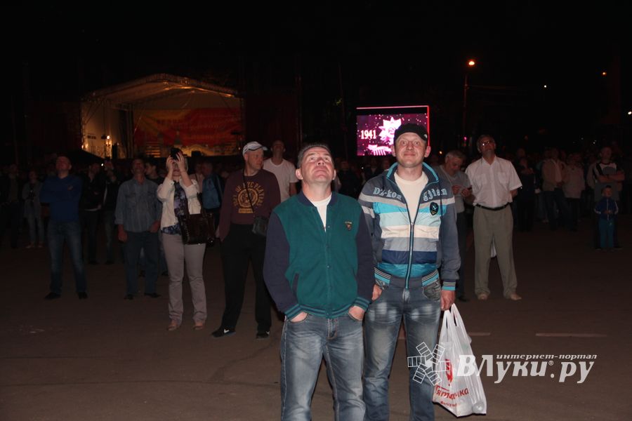 Салют в Великих Луках (ФОТО)