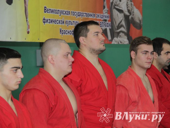 В Великих Луках прошел турнир по самбо, посвященный подвигу Александра Матросова (ФОТО)