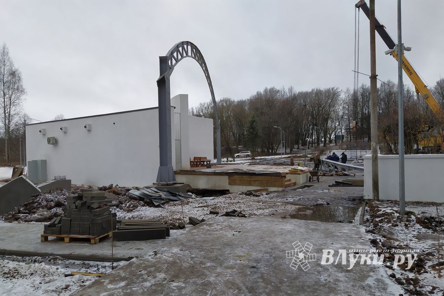 В парке «Петровский» появилась «Яблоня любви» (ФОТО)