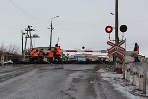 Лазавицкий переезд временно закрыт (ФОТО)