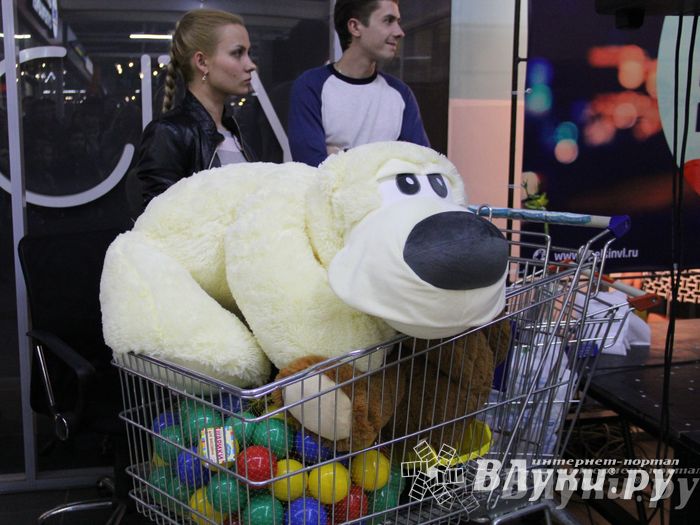 В ТЦ «Апельсин» прошла весенняя ночь распродаж