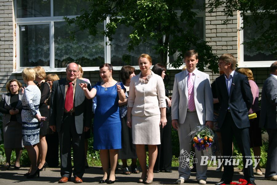 Сегодня в городе проходят последние звонки