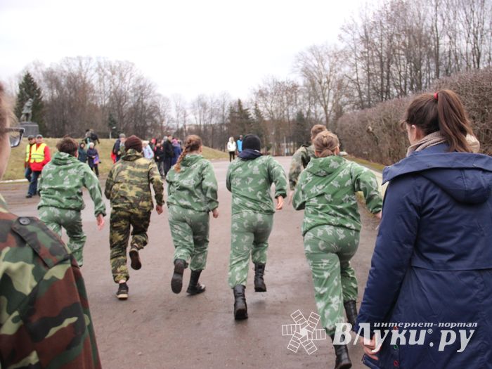 В Великих Луках проходит открытая военно-патриотическая игра «Юнармия-Великие Луки-2020» (ФОТО)