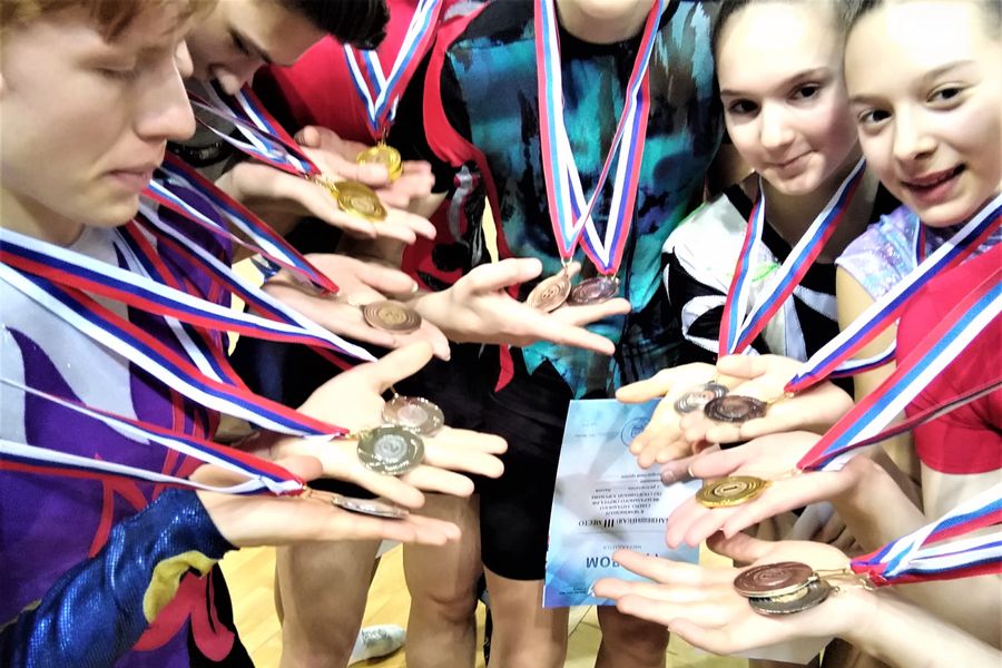 Великолукские спортсмены удачно выступили на ​Чемпионате и первенстве СЗФО по спортивной аэробике (ФОТО)