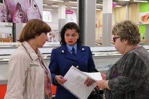 В Великих Луках проверили бахчевые (ФОТО)