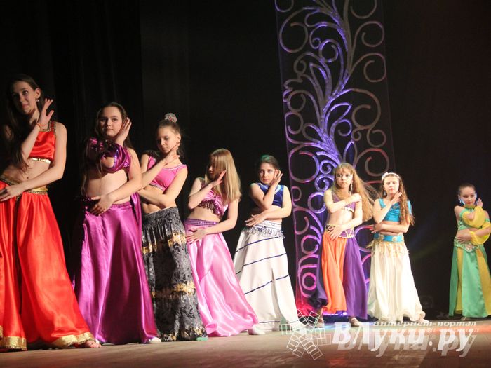 В ДК им. Ленина состоялся отчетный концерт студии восточного танца «Восточные сладости» (фото)