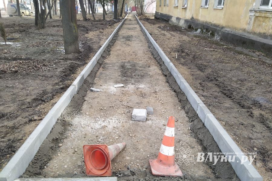 На улице Герцена идёт капитальный ремонт тротуаров (ФОТО)