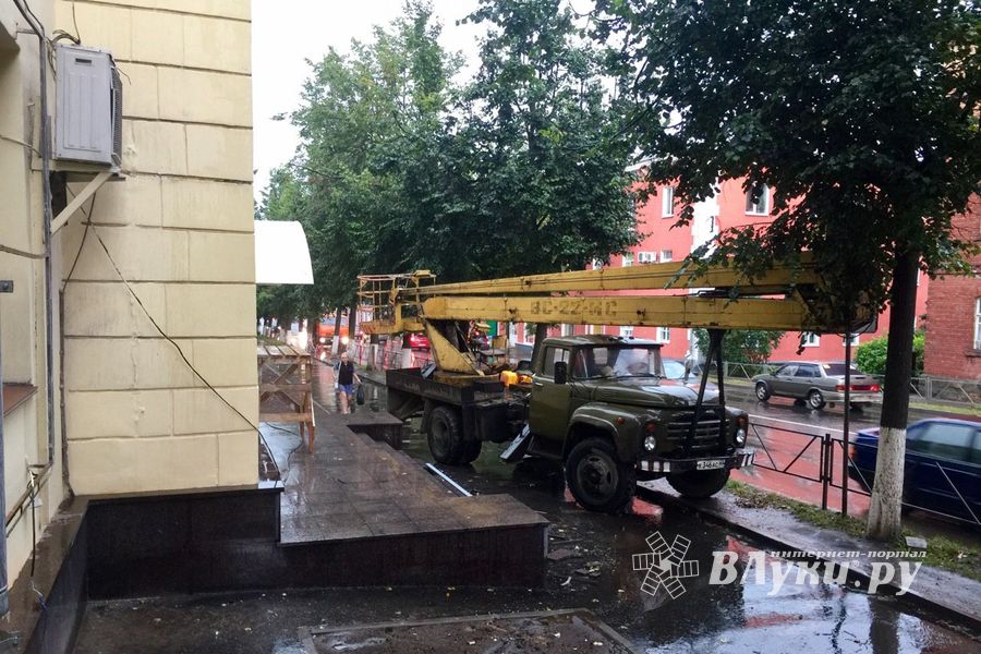 В Великих Луках драмтеатр подготавливают к открытию (ФОТО)