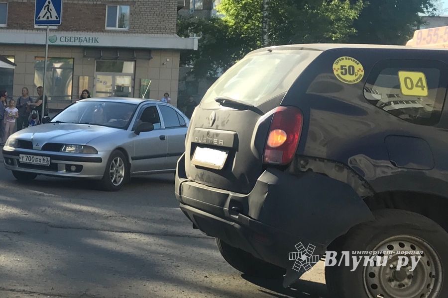 Из-за ДТП затруднено движение (ФОТО)