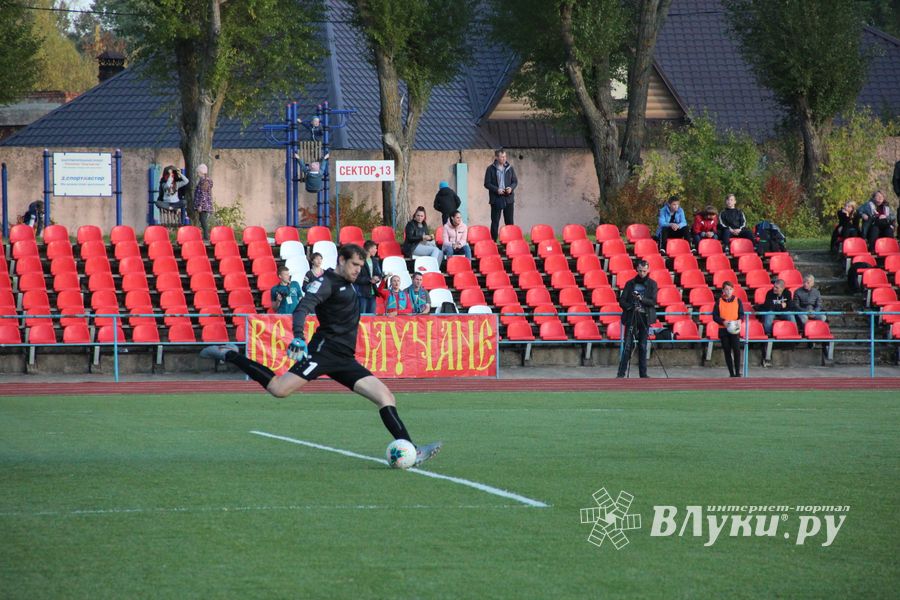 Обидный гол в воротах «Луки-Энергии» (ФОТО)