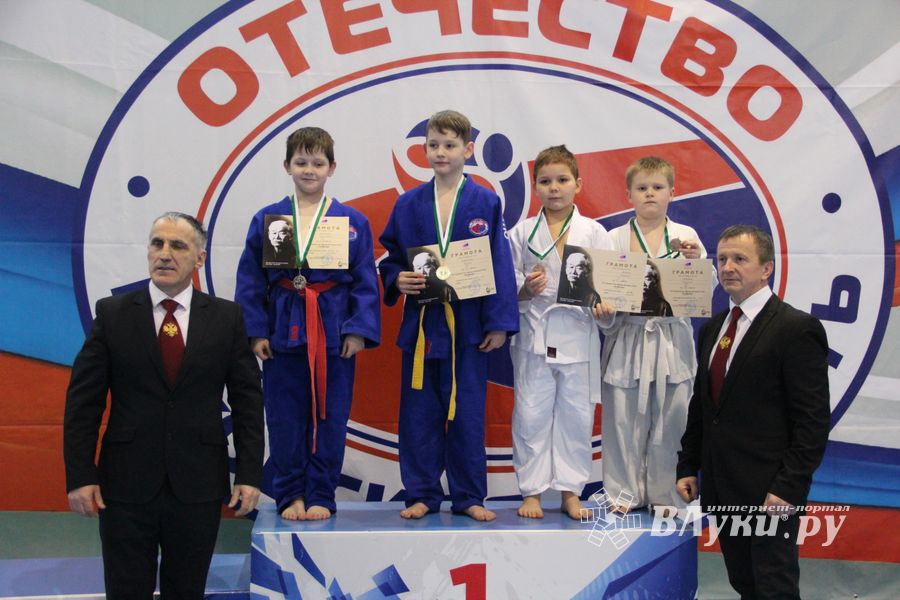 В Великих Луках прошли соревнования по дзюдо (ФОТО)