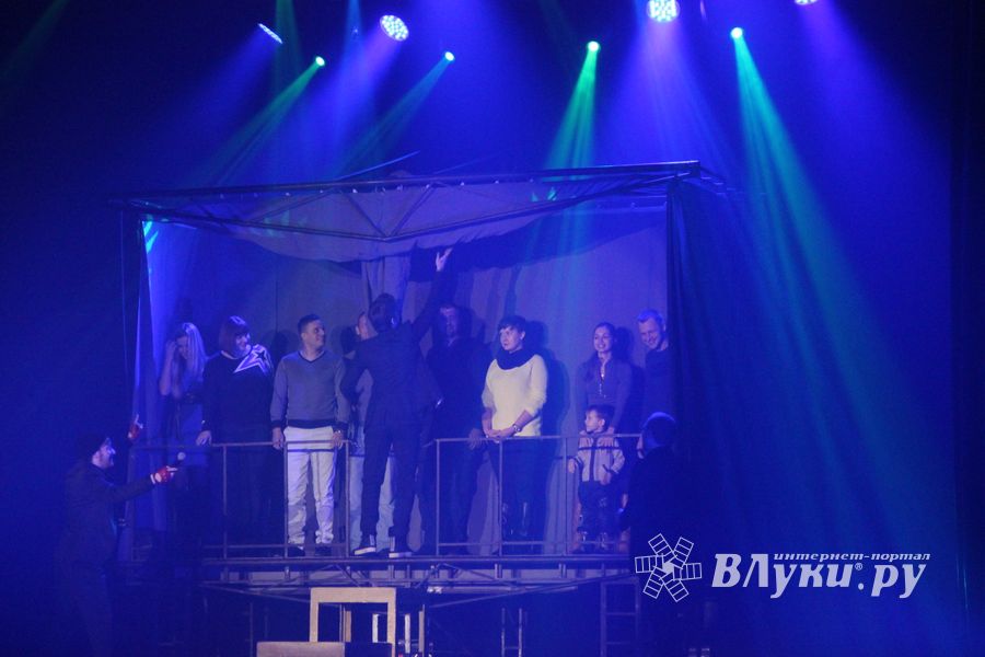 Состоялся концерт братьев Сафроновых «Империя иллюзий» (фото)