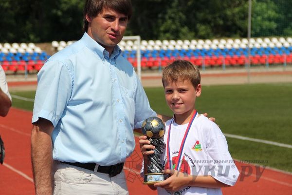 Юные футболисты из Калининграда стали победителями турнира «Локобол» в Великих Луках (фото)