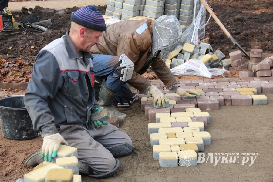 Великолукский парк стремительно преображается (ФОТО)