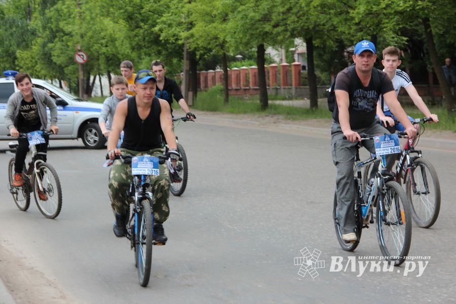 В Великих Луках состоялся «Велопарад» (ФОТО)
