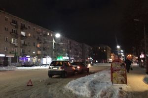 ФОТОФАКТ: у Смоленского рынка Матиз «догнал» Ладу