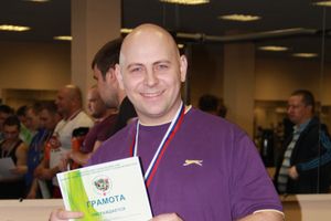 В Великих Луках состоялись Первенство города по жиму штанги и Первый Кубок города по армлифтингу (фото)