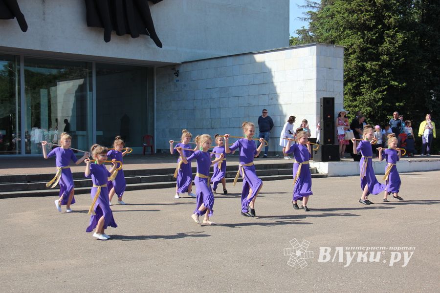 День защиты детей отметили в Великих Луках (ФОТО)