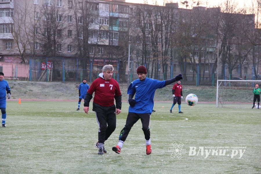 Боевая ничья в памятном футбольном матче (ФОТО)