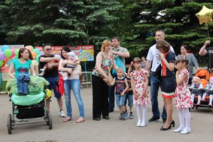 В Великих Луках чествовали близнецов (ФОТО)