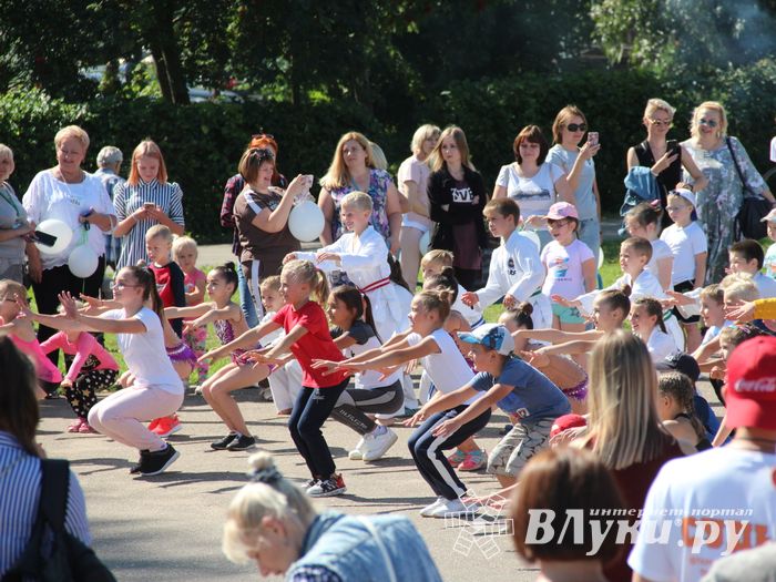 Большой спортивный праздник в Великих Луках (ФОТО)
