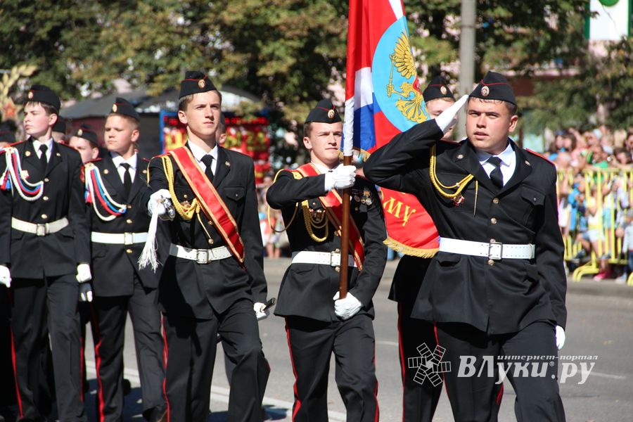 Военный парад в Великих Луках, часть II (ФОТО)