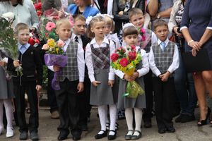 Школа №12 встретила День знаний (фото)