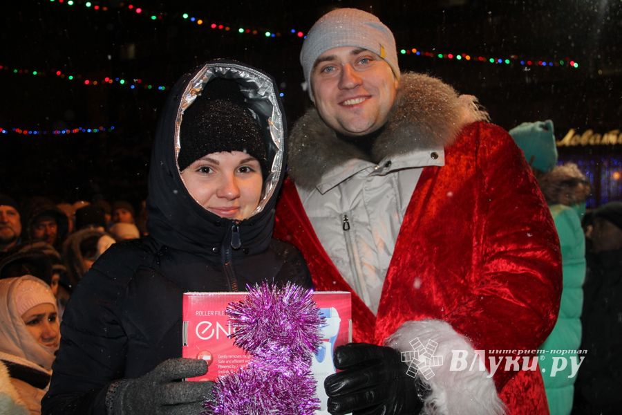 ТК «Первомайский» подарил великолучанам новогоднее волшебство (ФОТО)