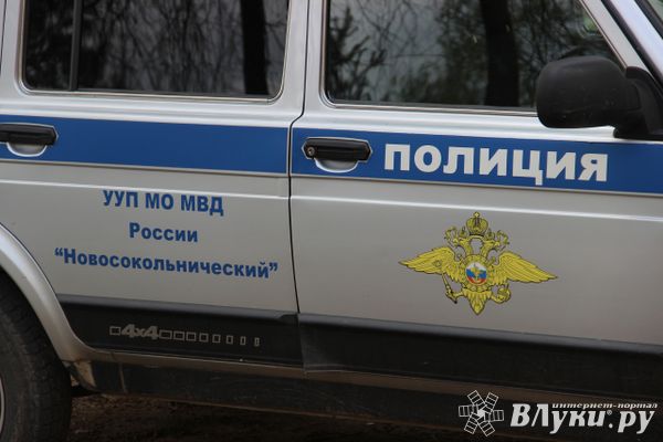 Похитил детали с трактора и намеревался их продать