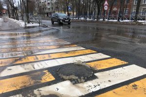 На Гастелло забил «родник» (ФОТО, ВИДЕО)