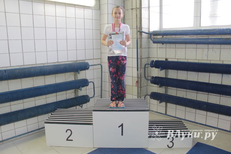 В Великих Луках прошли соревнования по плаванию «Быстрый Кашалот»