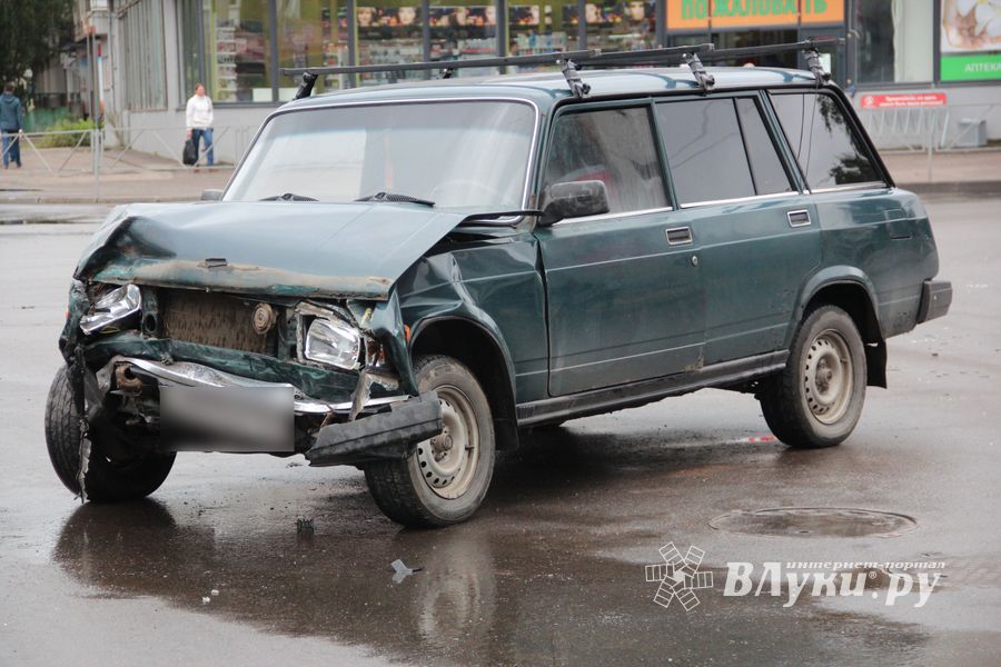 В Великих Луках произошло ДТП с участием автомобиля ДПС (ФОТО)
