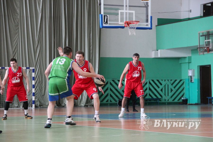 Великолучане — серебряные призеры межрегионального турнира ветеранов баскетбола (ФОТО)