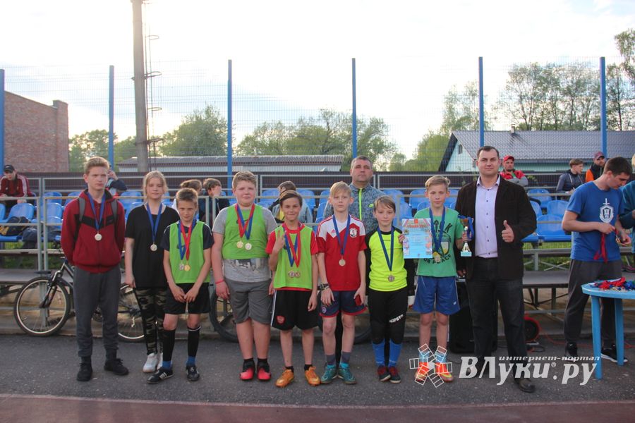 В Великих Луках прошёл Чемпионат по дворовому футболу (ФОТО)