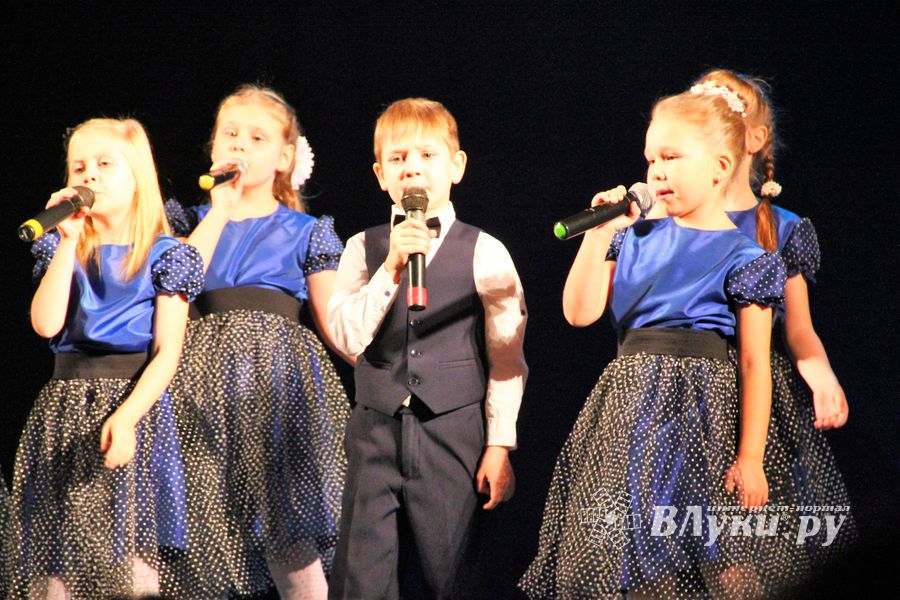 В ГДК им. Ленина прошёл концерт ко Дню матери (ФОТО)